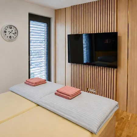 Business & Family Space In Downtown شقة براتسيلافا