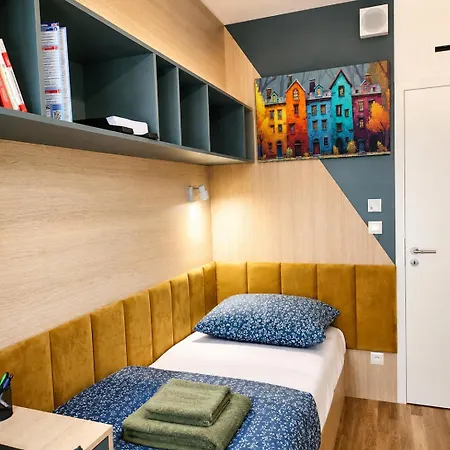 Business & Family Space In Downtown *