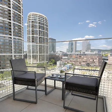Business & Family Space In Downtown Апартаменты Братислава